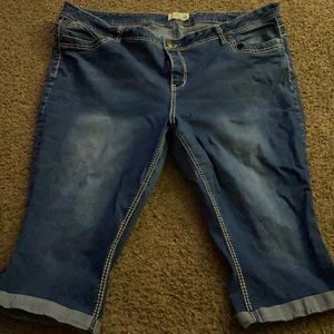 Size 24 Capri jeans
